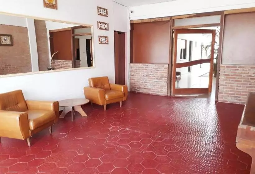ペンション Aimara Apartamentos Y Habitaciones