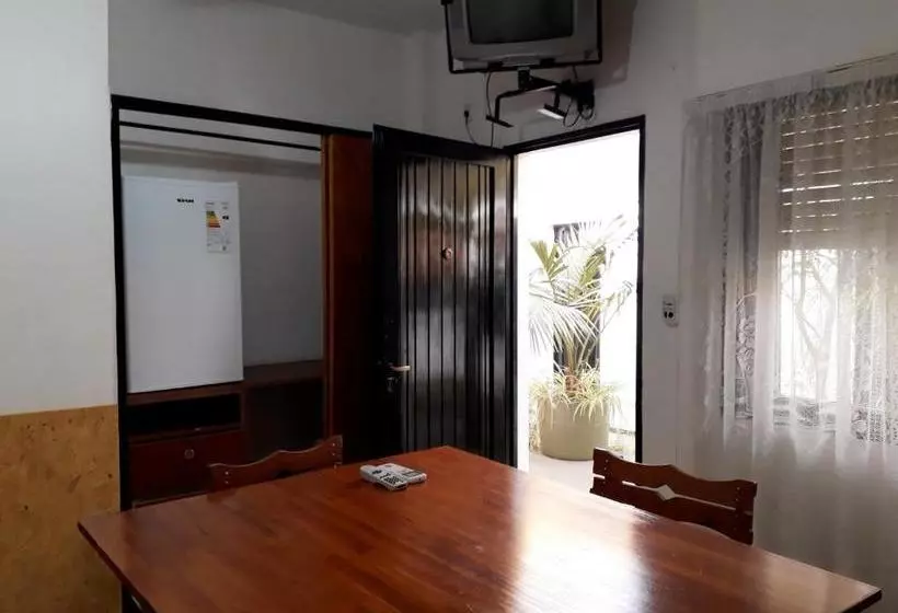 ペンション Aimara Apartamentos Y Habitaciones