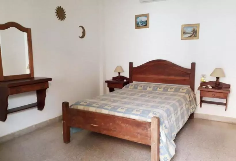 ペンション Aimara Apartamentos Y Habitaciones