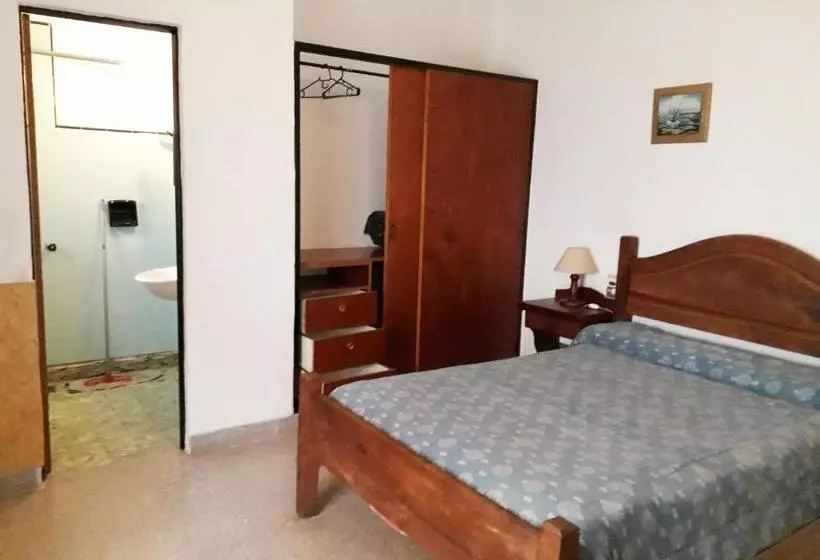 ペンション Aimara Apartamentos Y Habitaciones