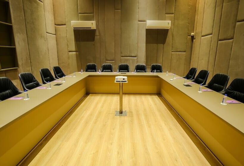 فندق Ambition Studio Apartment At Weekend Address