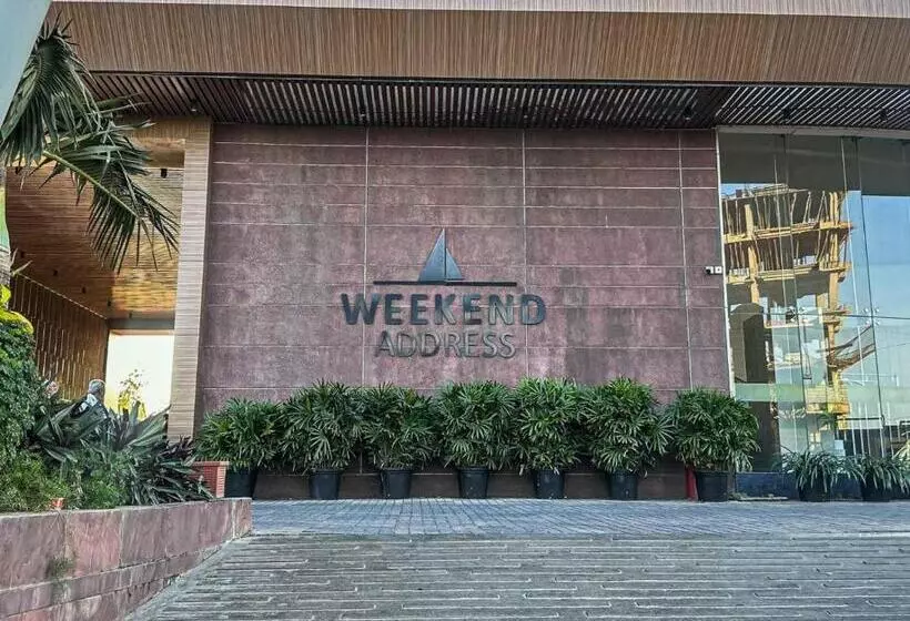 هتل Ambition Studio Apartment At Weekend Address