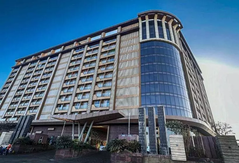 هتل Ambition Studio Apartment At Weekend Address