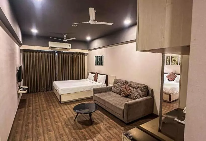 هتل Ambition Studio Apartment At Weekend Address