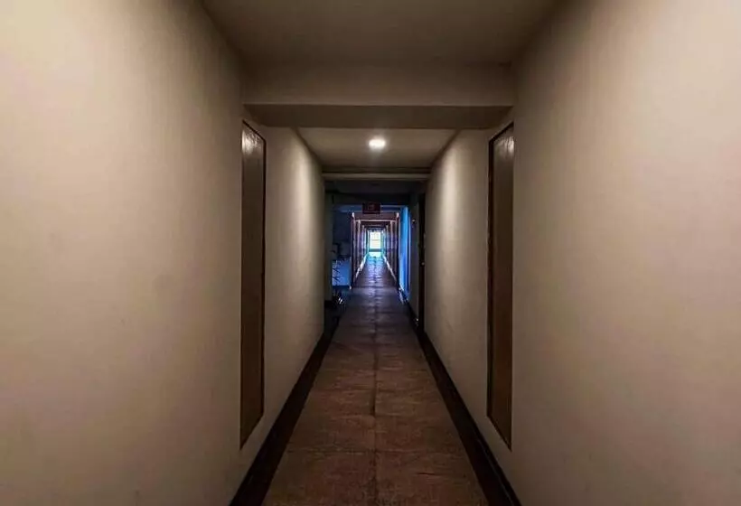 هتل Ambition Studio Apartment At Weekend Address