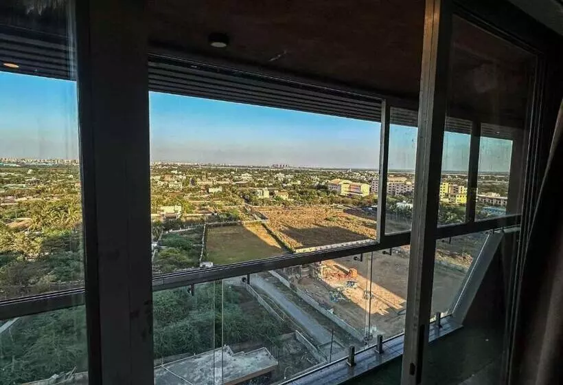 هتل Ambition Studio Apartment At Weekend Address