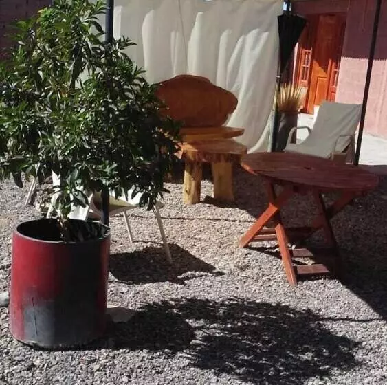 پانسیون Hostal Apanantor 1
