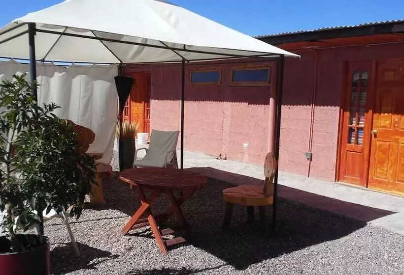 پانسیون Hostal Apanantor 1