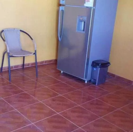 پانسیون Hostal Apanantor 1
