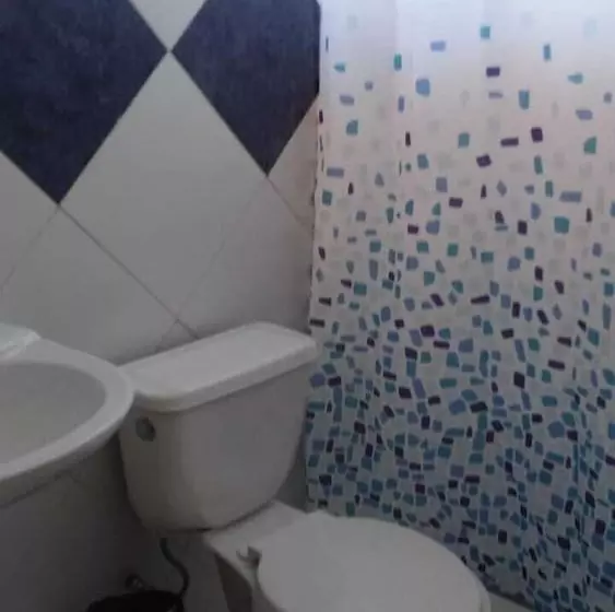 پانسیون Hostal Apanantor 1