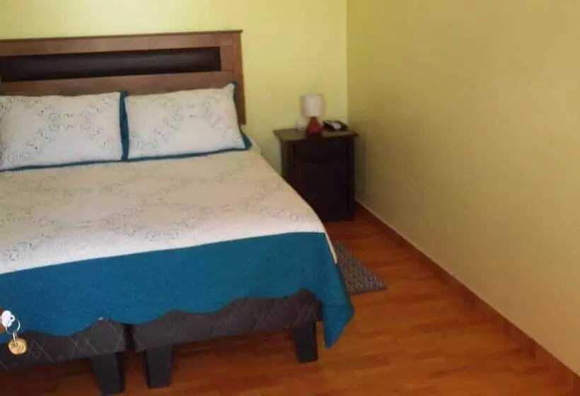 پانسیون Hostal Apanantor 1