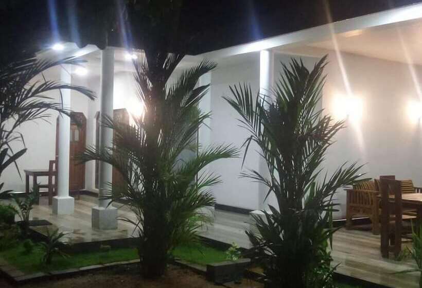 Bed and Breakfast Silver Sand Villa Dambulla