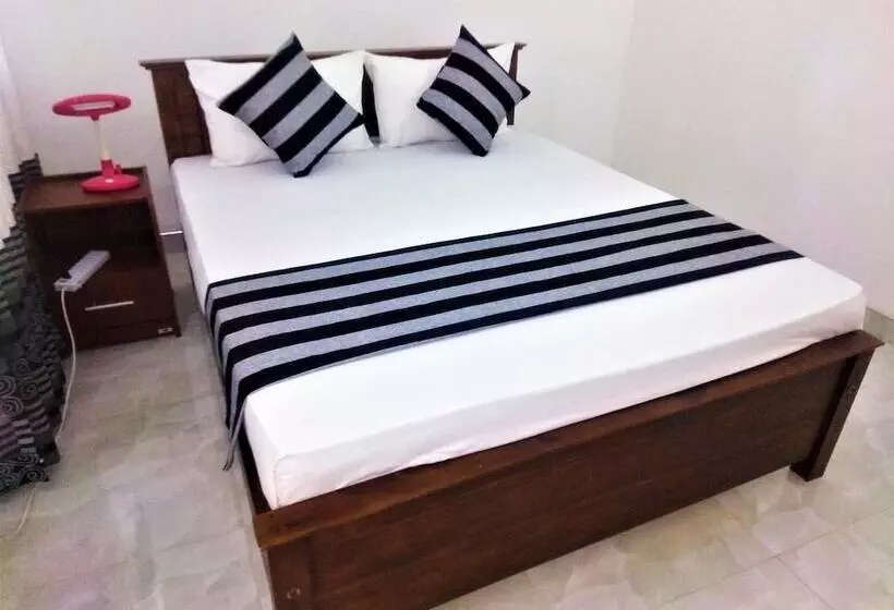 تختخواب و صبحانه Silver Sand Villa Dambulla