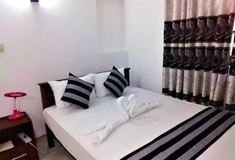 تختخواب و صبحانه Silver Sand Villa Dambulla