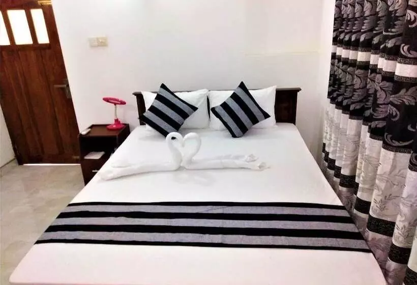 تختخواب و صبحانه Silver Sand Villa Dambulla