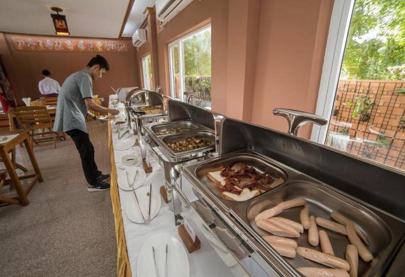 هتل Royal Aykare Lodge