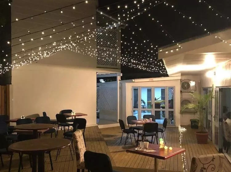 ホテル The White House