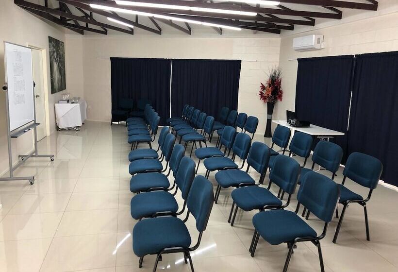 호텔 The White House