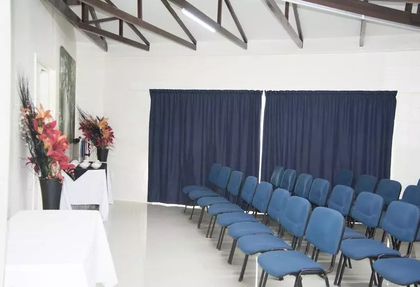 ホテル The White House