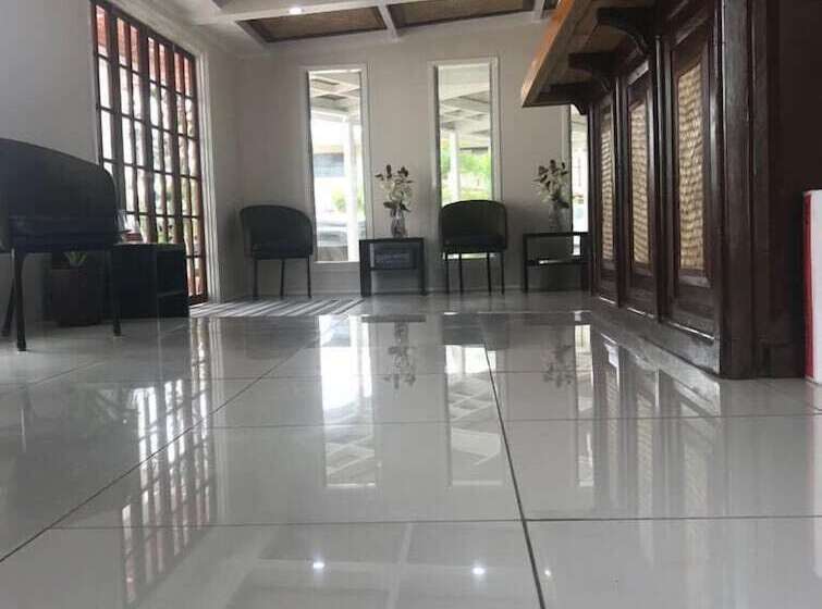 호텔 The White House