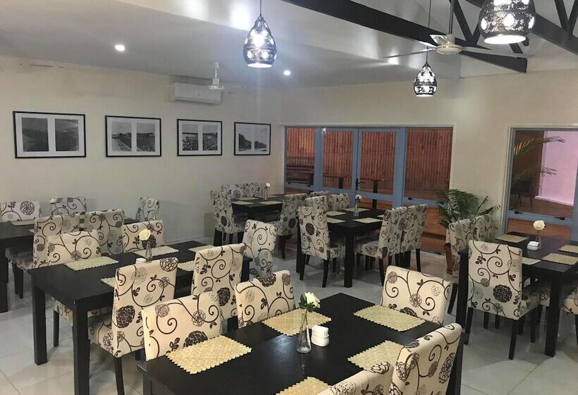 호텔 The White House