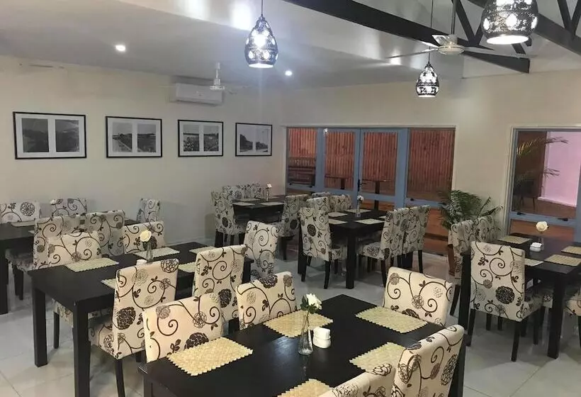 ホテル The White House