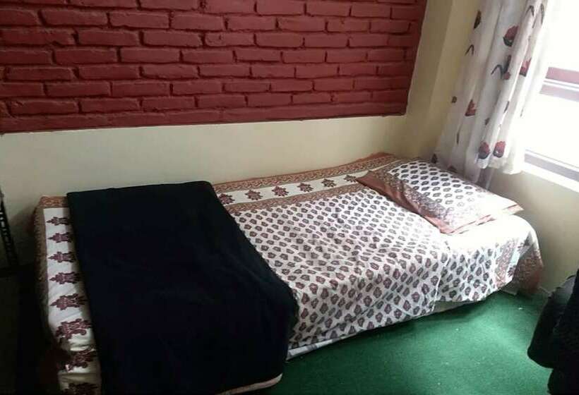 تختخواب و صبحانه Malla Guest House