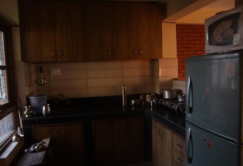 تختخواب و صبحانه Malla Guest House