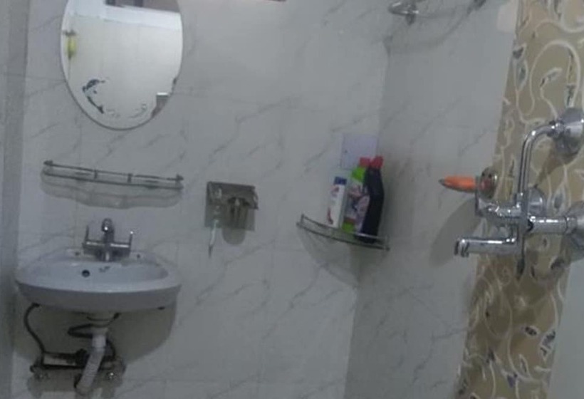 تختخواب و صبحانه Malla Guest House