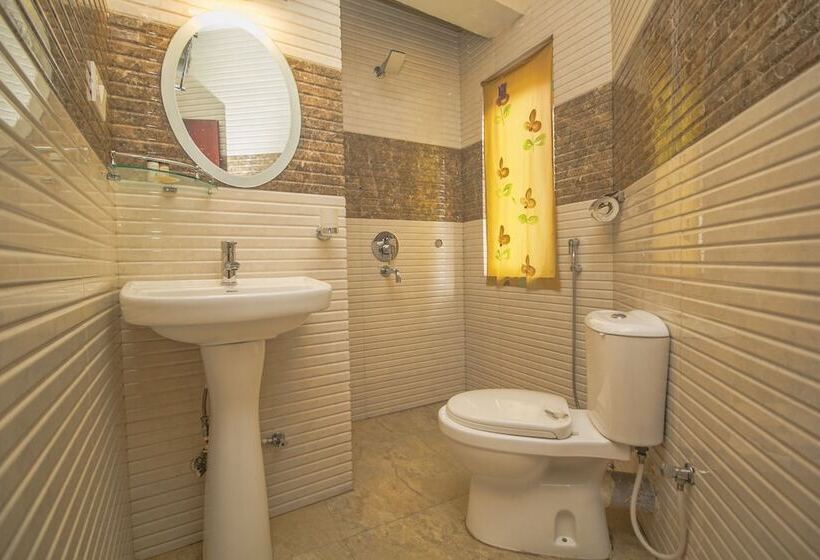 Gompus Paradise And Resort