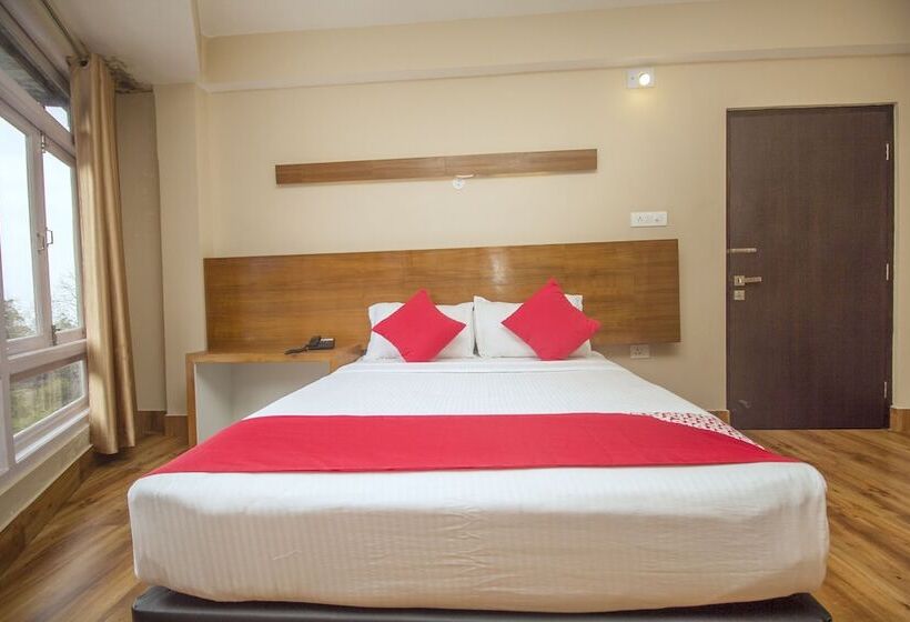 Gompus Paradise And Resort