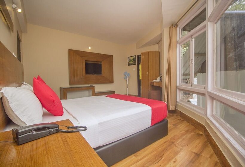 Gompus Paradise And Resort