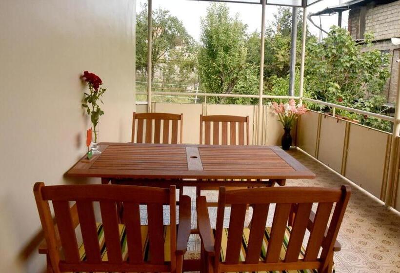 پانسیون Guest House Kartuli Suli