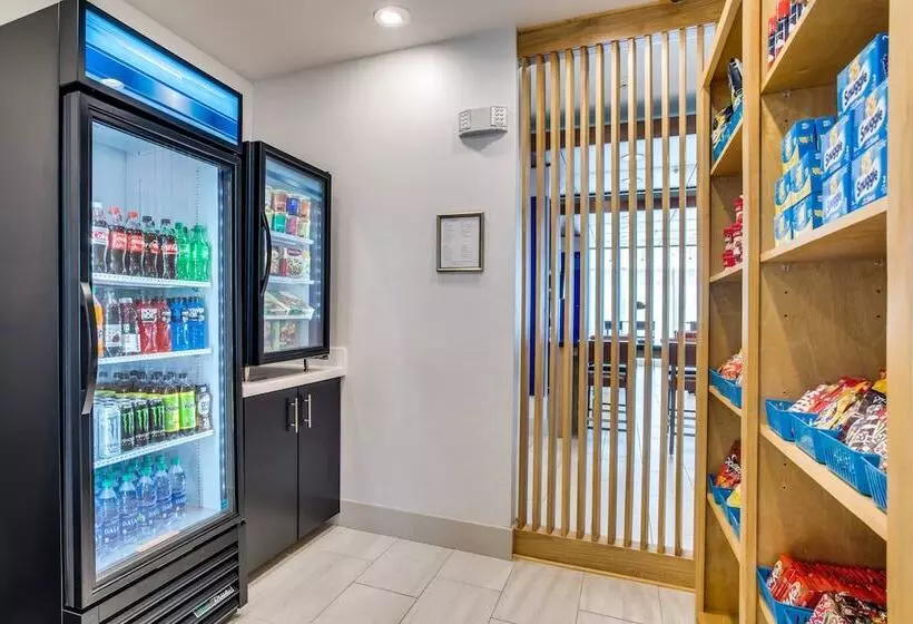 Hotelli Holiday Inn Express & Suites   Denton South, An Ihg