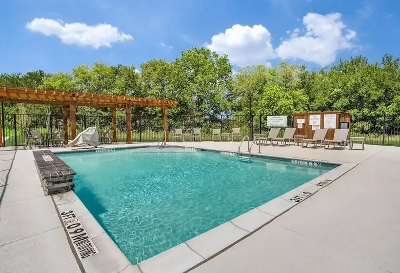 Hotelli Holiday Inn Express & Suites   Denton South, An Ihg