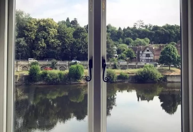 ホテル The Courtyard