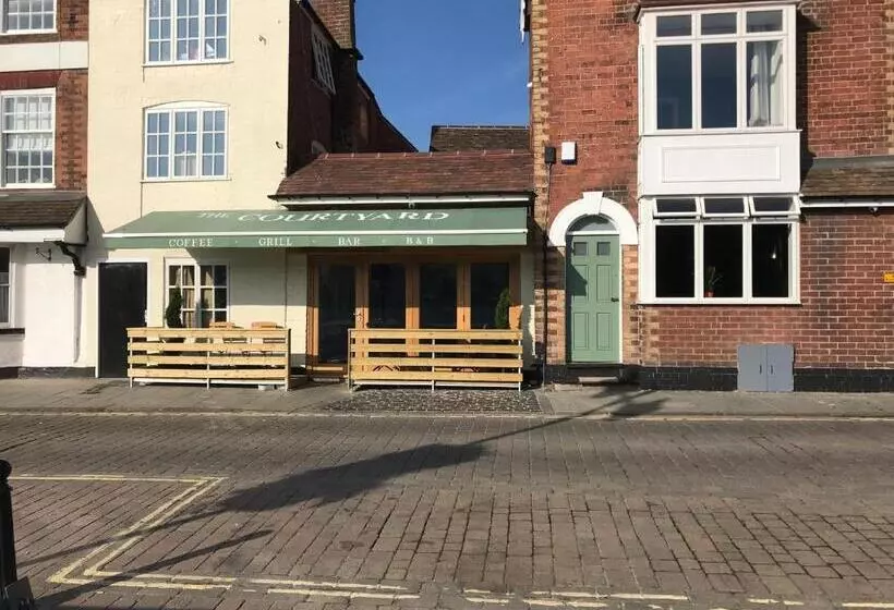 ホテル The Courtyard