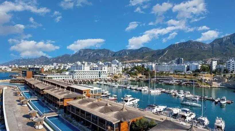 Les Ambassadeurs Hotel & Casino