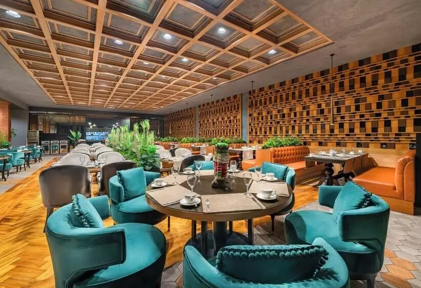Les Ambassadeurs Hotel & Casino