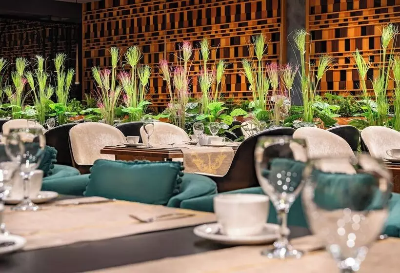 Les Ambassadeurs Hotel & Casino