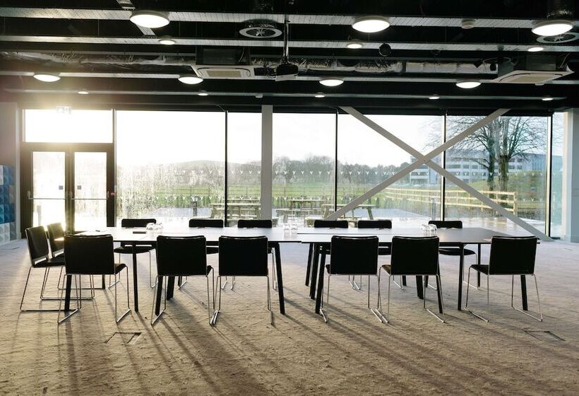 Village Hotel Bristol Filton