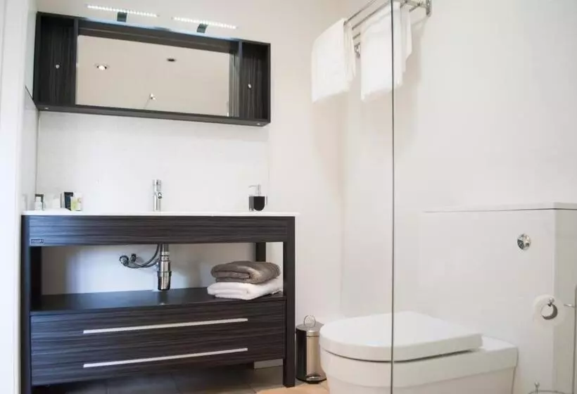 Aamiaismajoitus (B&B) Stone Lodge