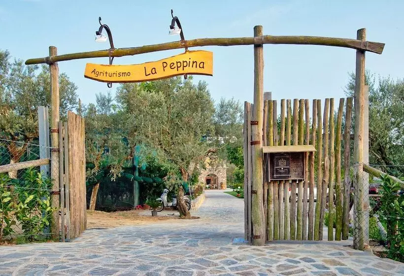 هتل Agriturismo La Peppina