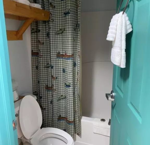 Hotelli Camp Mack, A Guy Harvey Lodge