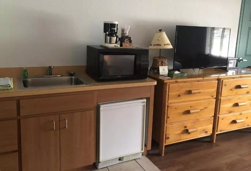 Hotelli Camp Mack, A Guy Harvey Lodge