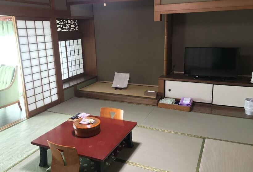 ホテル Okutsuhotspa Ikedayakajikaen