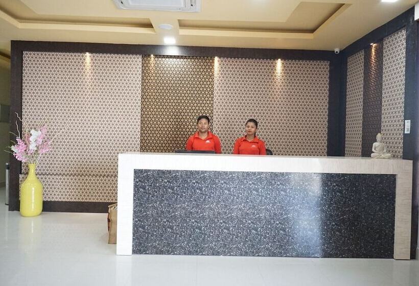 בית מלון כפרי Pemaling Lords Eco Inn Guwahati