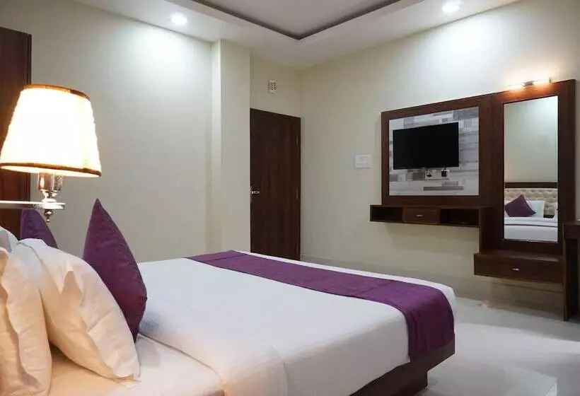 ホテル Pemaling Lords Eco Inn Guwahati
