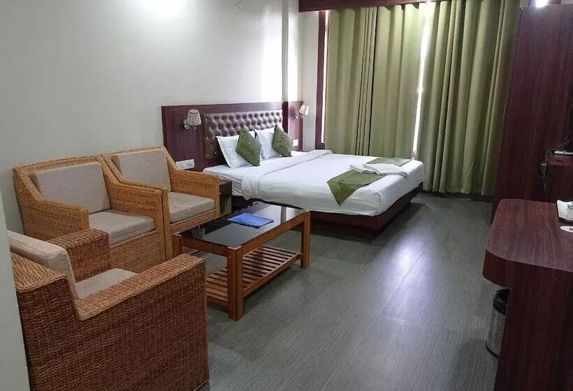 ホテル Pemaling Lords Eco Inn Guwahati