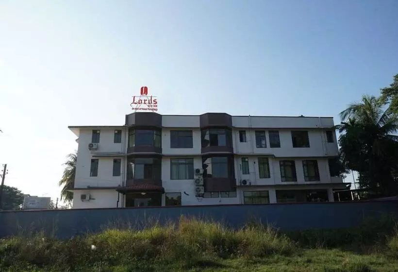 ホテル Pemaling Lords Eco Inn Guwahati